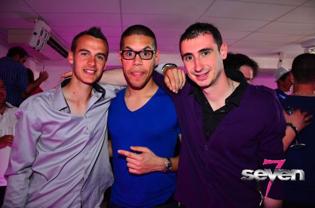 Cliquer pour voir l'image en taille réelle