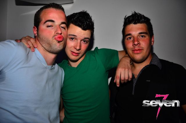 Cliquer pour voir l'image en taille réelle