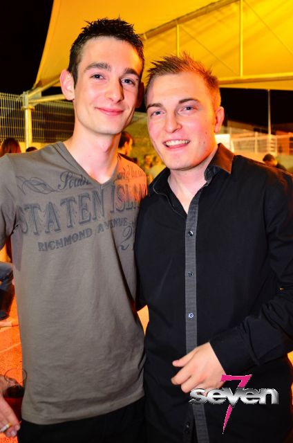 Cliquer pour voir l'image en taille réelle