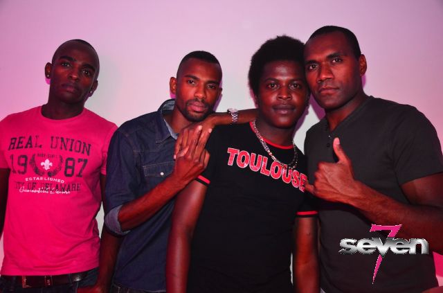 Cliquer pour voir l'image en taille réelle