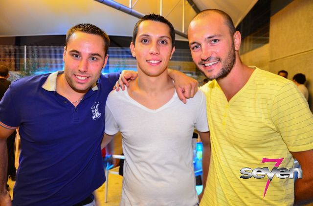 Cliquer pour voir l'image en taille réelle