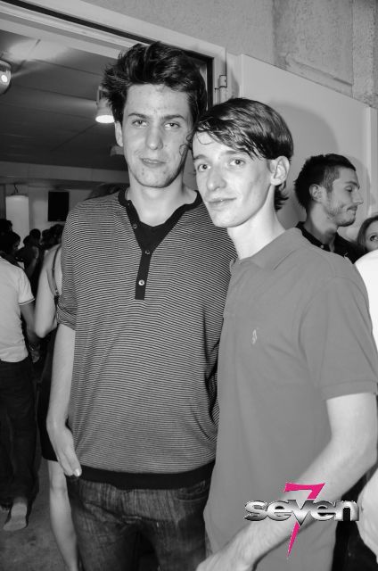 Cliquer pour voir l'image en taille réelle