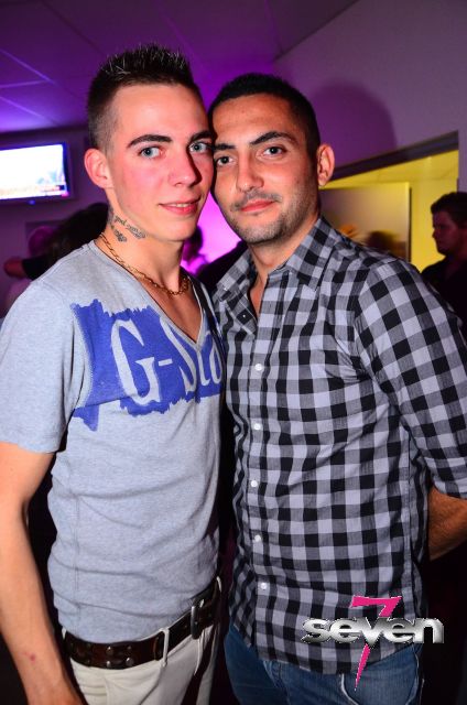 Cliquer pour voir l'image en taille réelle