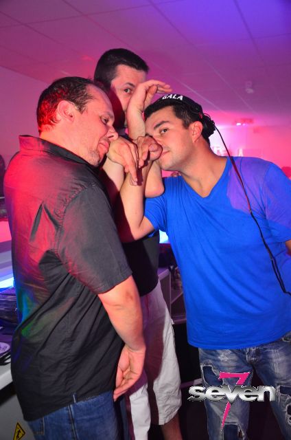 Cliquer pour voir l'image en taille réelle