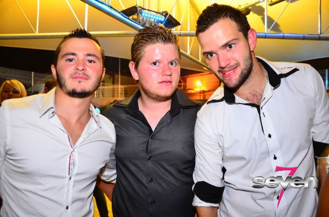 Cliquer pour voir l'image en taille réelle