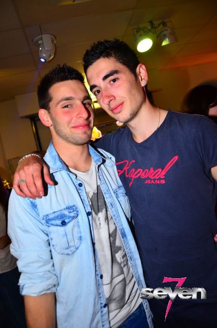 Cliquer pour voir l'image en taille réelle