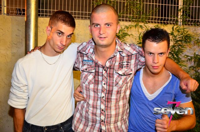 Cliquer pour voir l'image en taille réelle