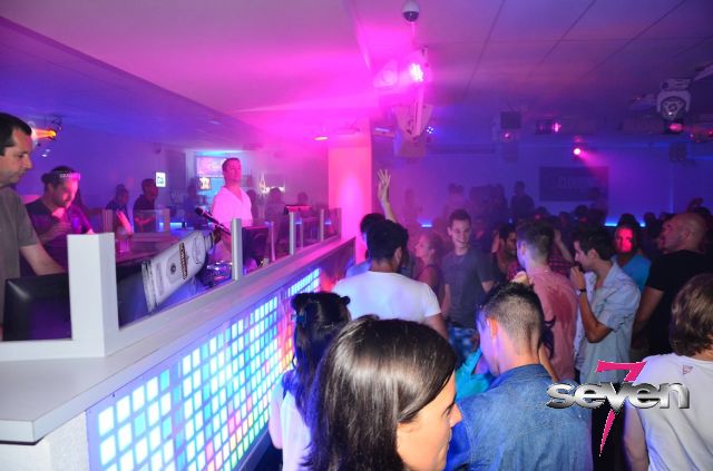 Cliquer pour voir l'image en taille réelle