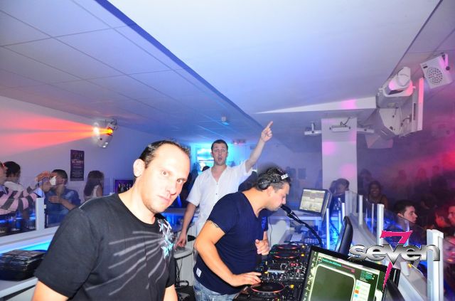 Cliquer pour voir l'image en taille réelle