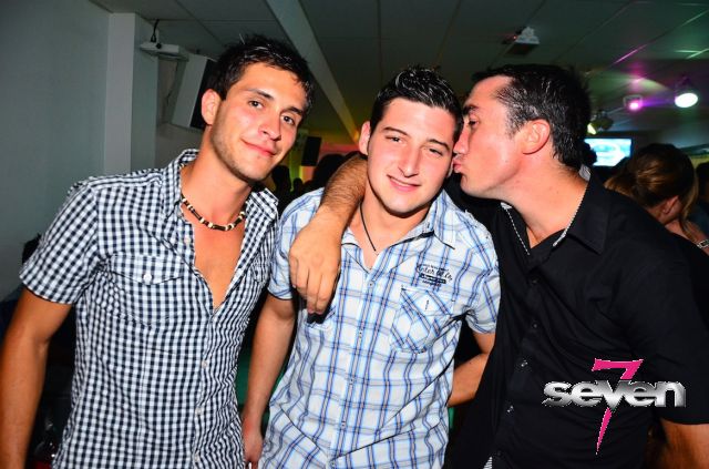 Cliquer pour voir l'image en taille réelle