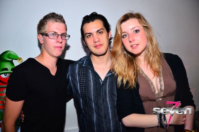 Cliquer pour voir l'image en taille réelle