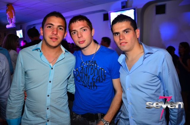 Cliquer pour voir l'image en taille réelle