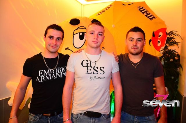 Cliquer pour voir l'image en taille réelle