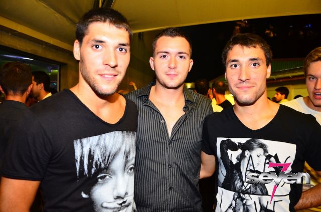 Cliquer pour voir l'image en taille réelle