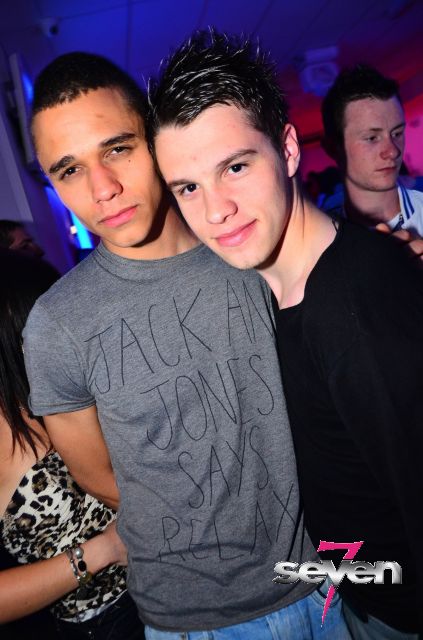 Cliquer pour voir l'image en taille réelle