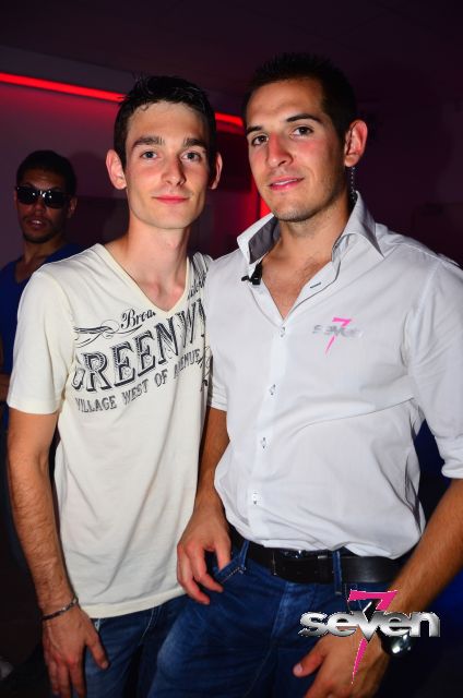 Cliquer pour voir l'image en taille réelle