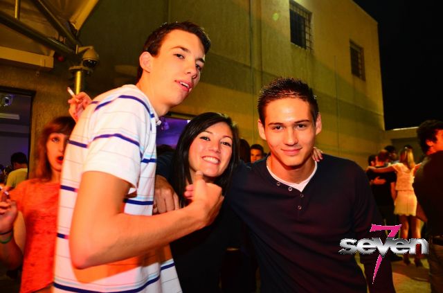 Cliquer pour voir l'image en taille réelle