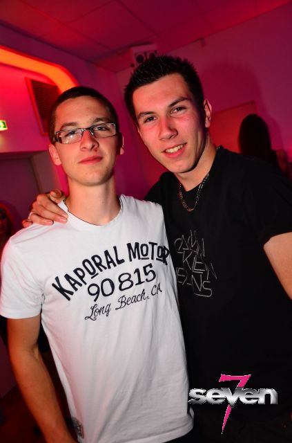 Cliquer pour voir l'image en taille réelle