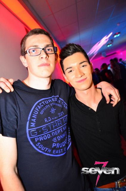 Cliquer pour voir l'image en taille réelle