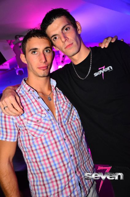 Cliquer pour voir l'image en taille réelle