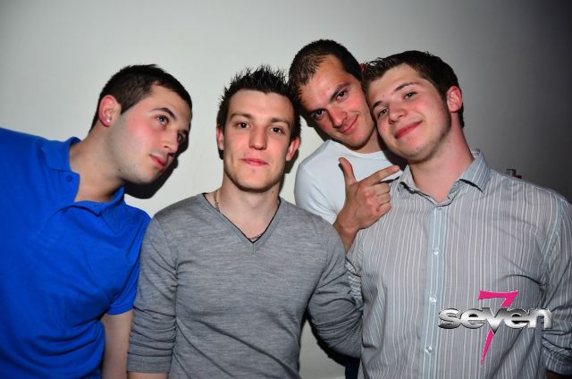 Cliquer pour voir l'image en taille réelle