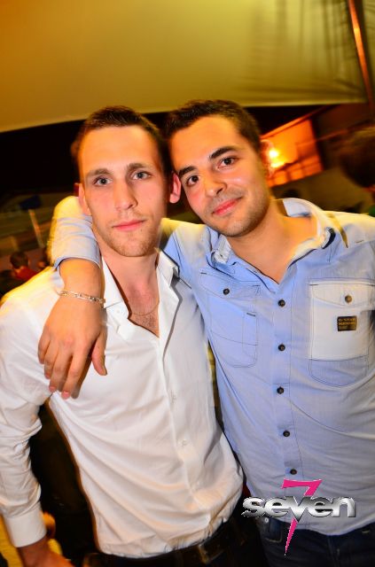 Cliquer pour voir l'image en taille réelle