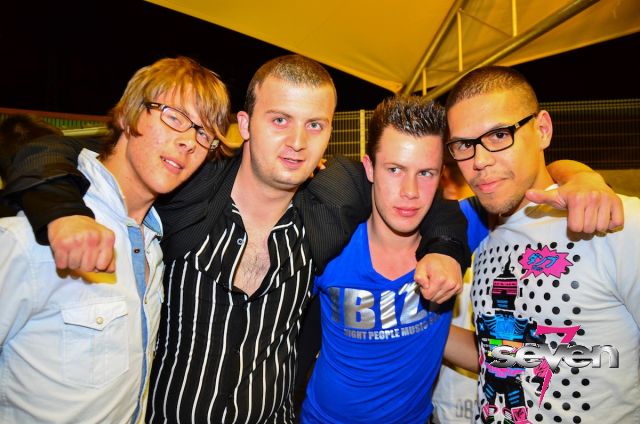 Cliquer pour voir l'image en taille réelle