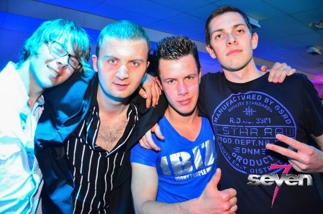 Cliquer pour voir l'image en taille réelle