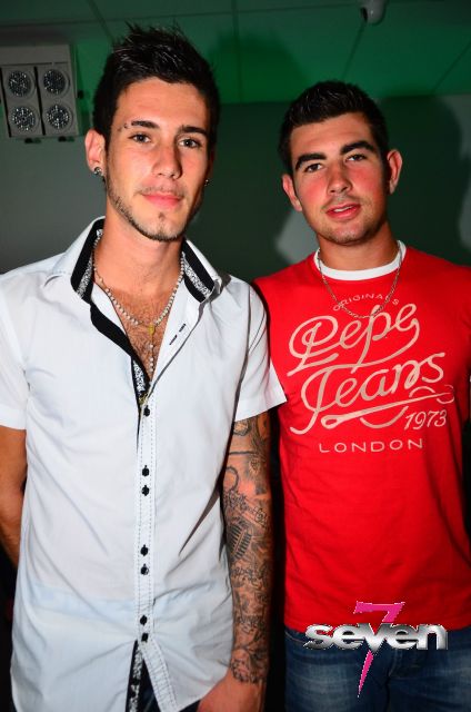 Cliquer pour voir l'image en taille réelle