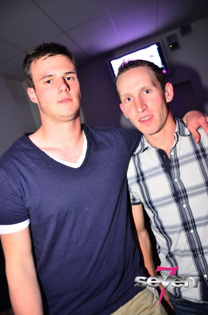 Cliquer pour voir l'image en taille réelle