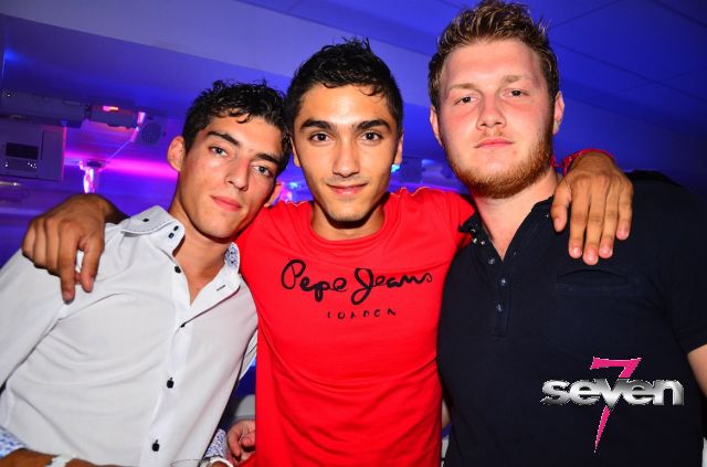 Cliquer pour voir l'image en taille réelle