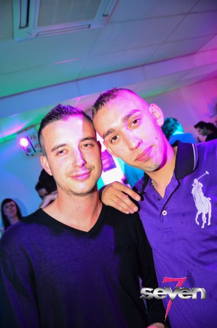 Cliquer pour voir l'image en taille réelle