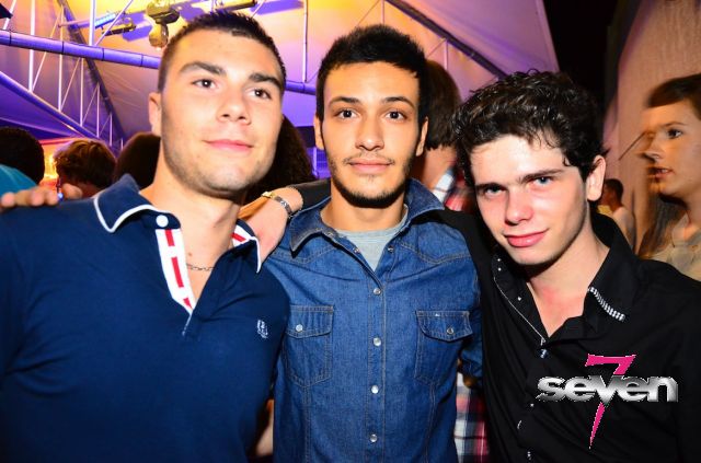 Cliquer pour voir l'image en taille réelle