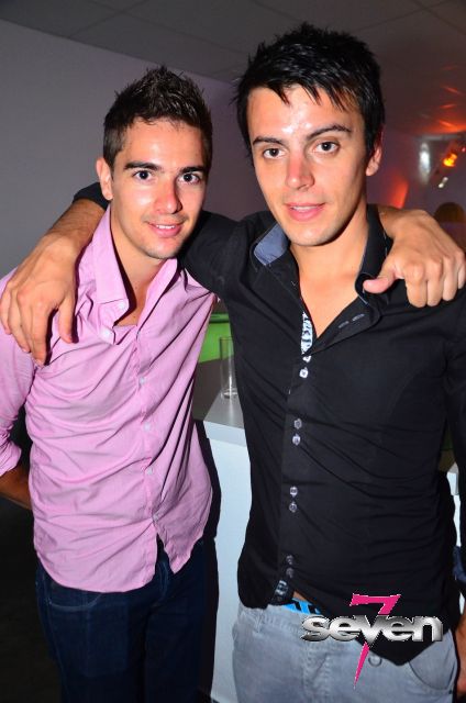 Cliquer pour voir l'image en taille réelle