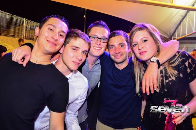 Cliquer pour voir l'image en taille réelle