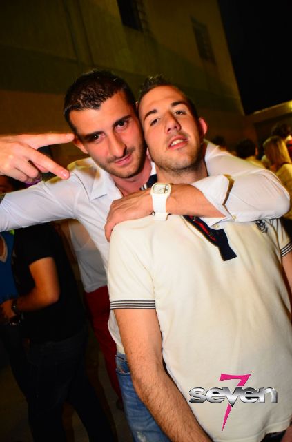 Cliquer pour voir l'image en taille réelle