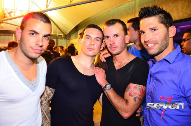 Cliquer pour voir l'image en taille réelle