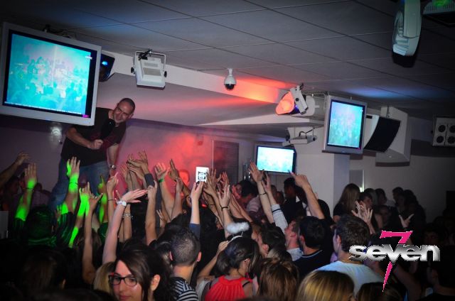 Cliquer pour voir l'image en taille réelle