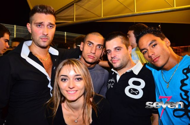 Cliquer pour voir l'image en taille réelle