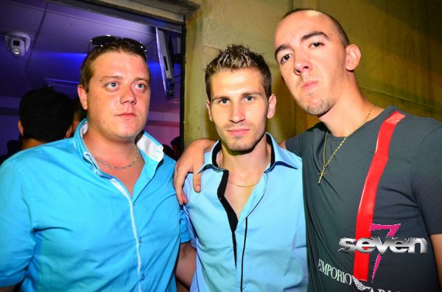 Cliquer pour voir l'image en taille réelle