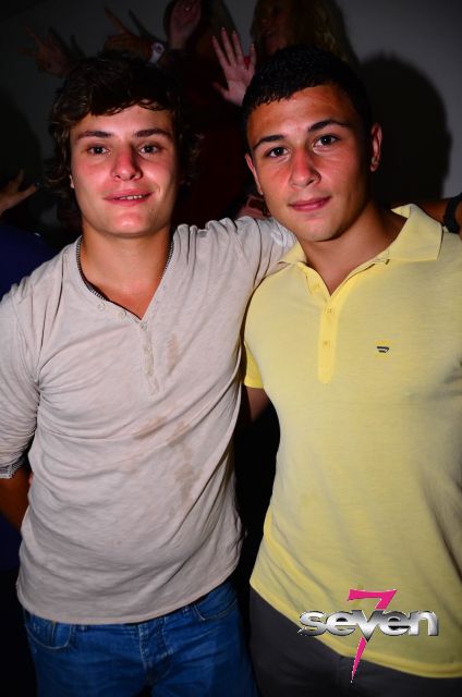 Cliquer pour voir l'image en taille réelle