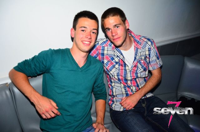 Cliquer pour voir l'image en taille réelle