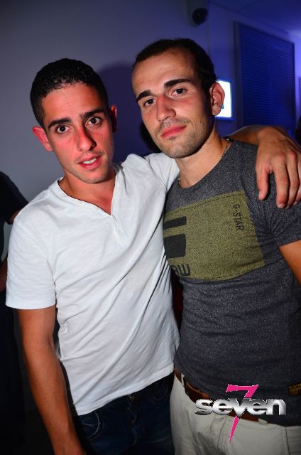 Cliquer pour voir l'image en taille réelle