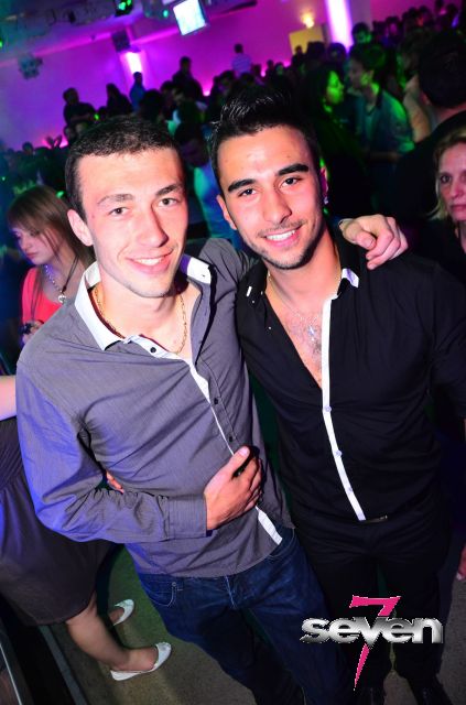 Cliquer pour voir l'image en taille réelle