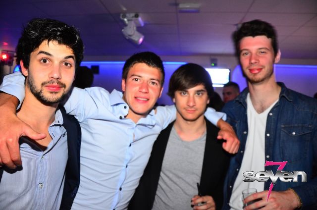 Cliquer pour voir l'image en taille réelle