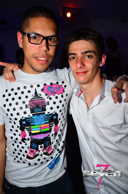 Cliquer pour voir l'image en taille réelle