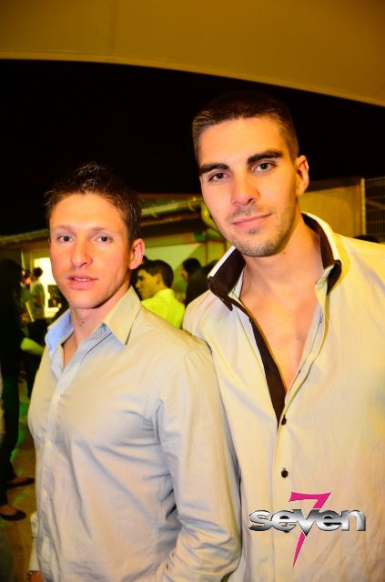 Cliquer pour voir l'image en taille réelle