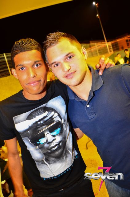 Cliquer pour voir l'image en taille réelle