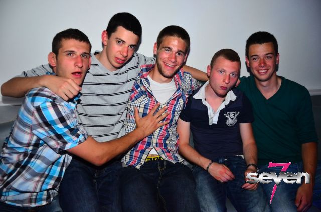 Cliquer pour voir l'image en taille réelle