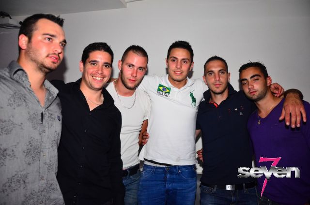 Cliquer pour voir l'image en taille réelle